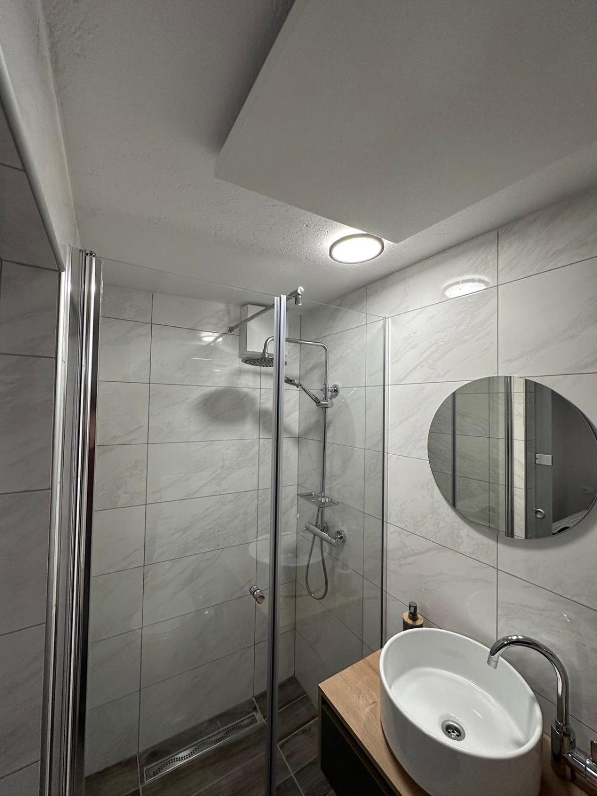 Apartma Studio Jana ครานสกา โกรา ภายนอก รูปภาพ