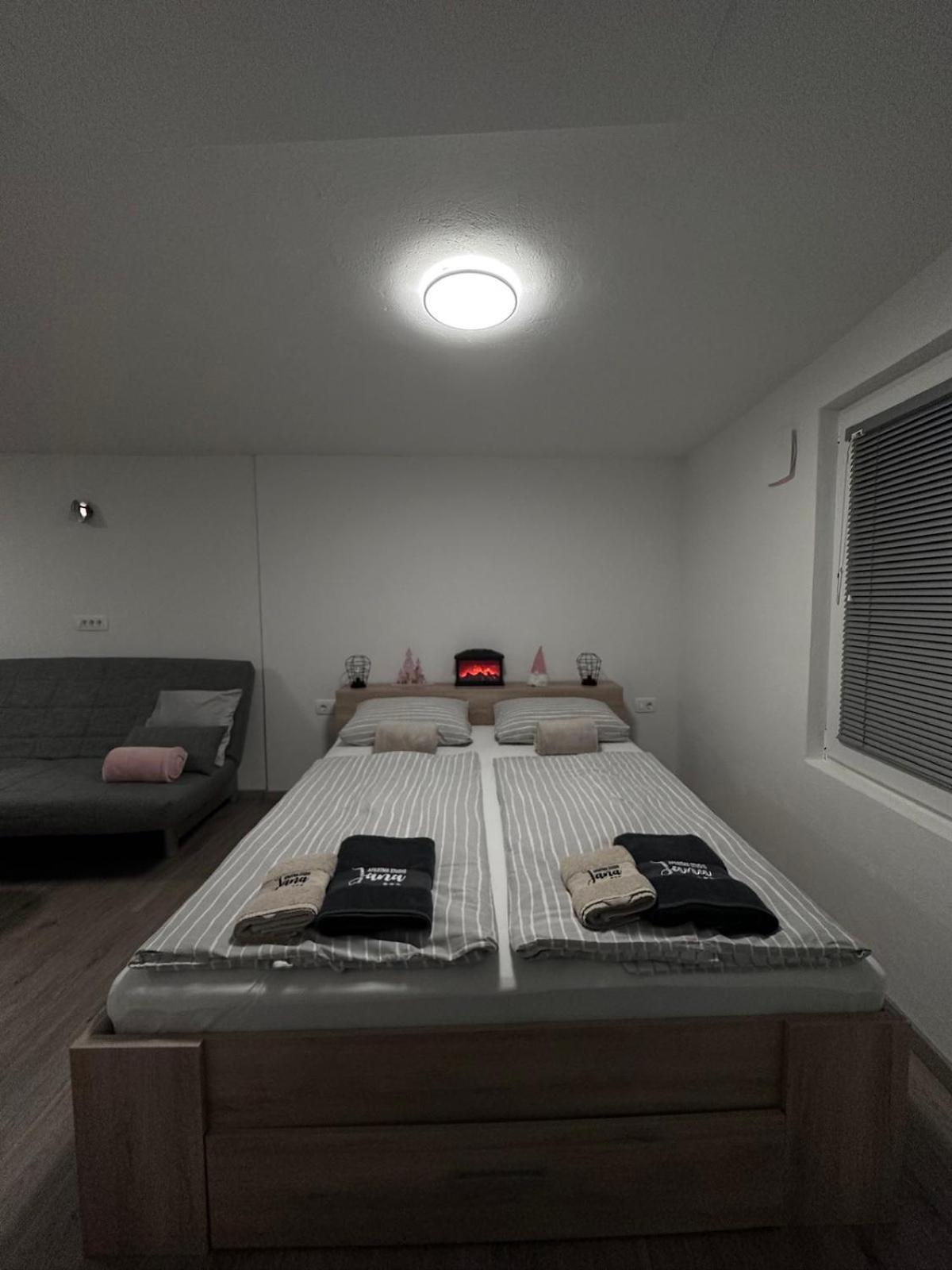 Apartma Studio Jana ครานสกา โกรา ภายนอก รูปภาพ